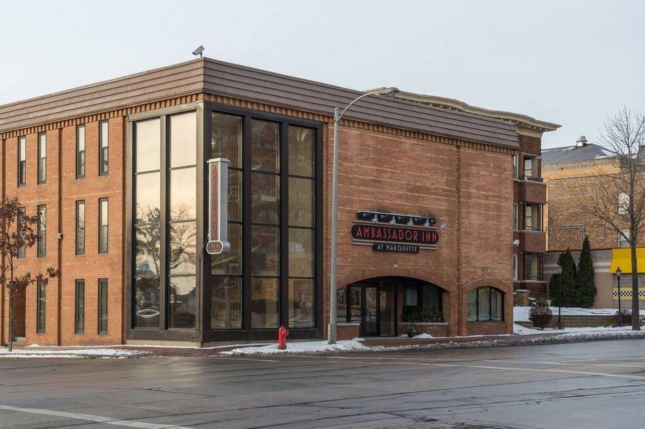 Ramada By Wyndham Milwaukee Hotel Екстериор снимка