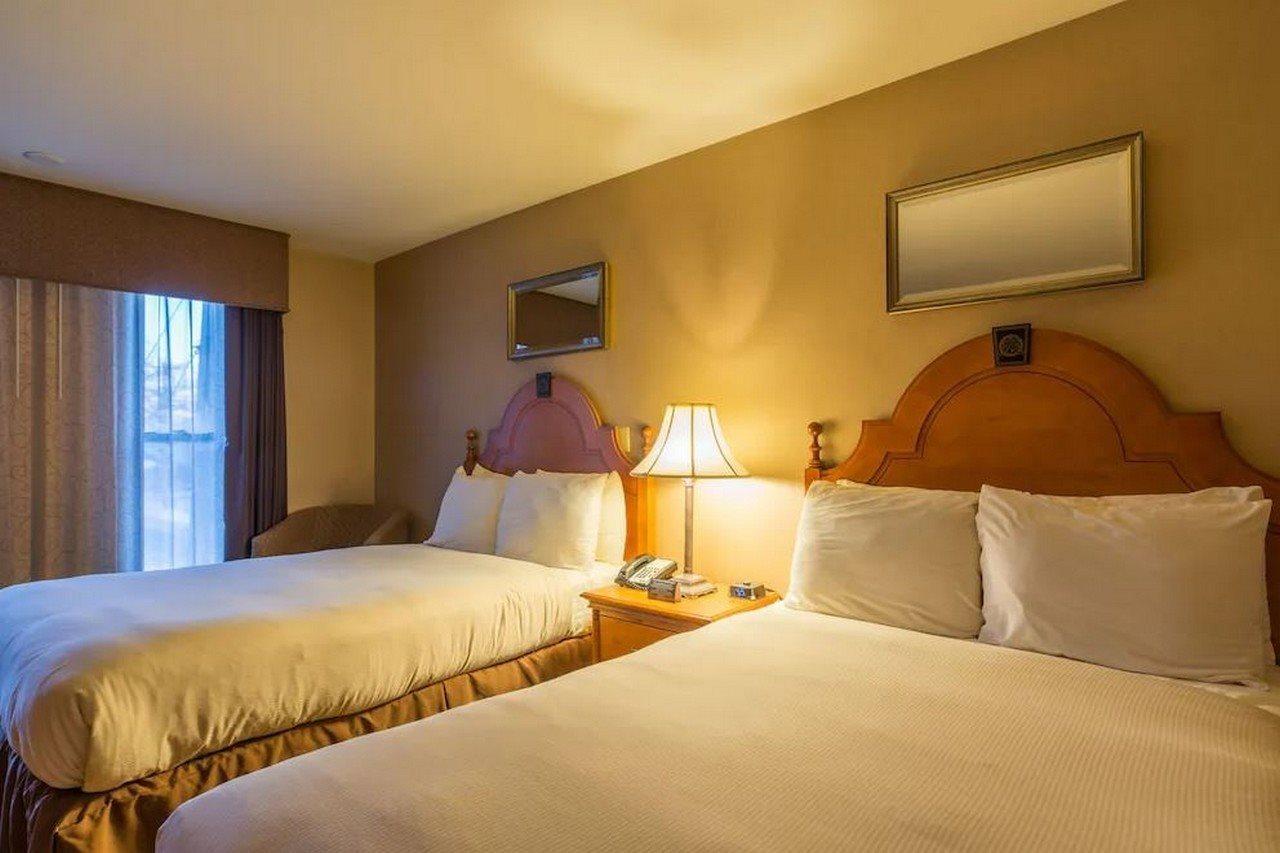 Ramada By Wyndham Milwaukee Hotel Екстериор снимка
