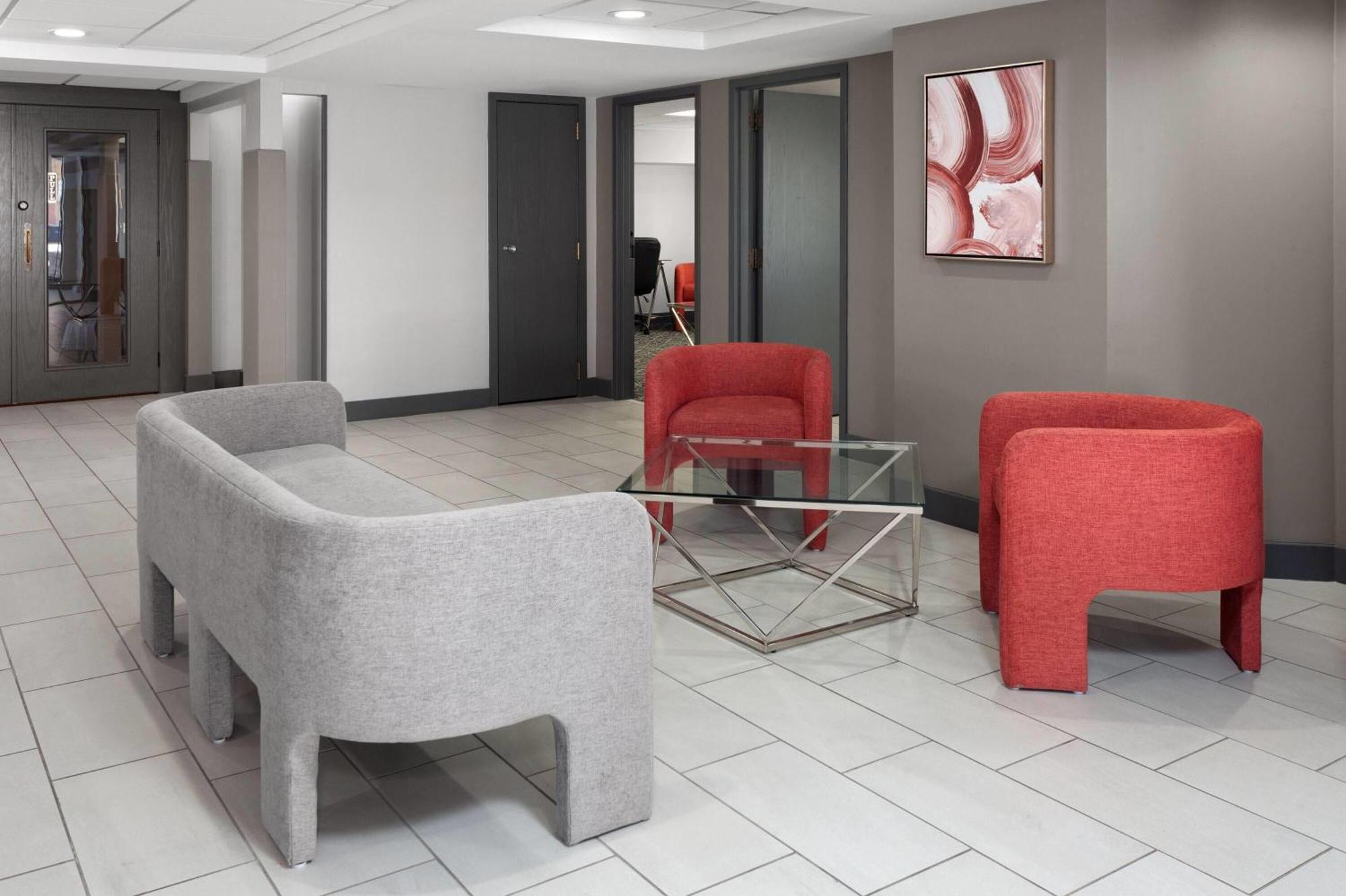 Ramada By Wyndham Milwaukee Hotel Екстериор снимка