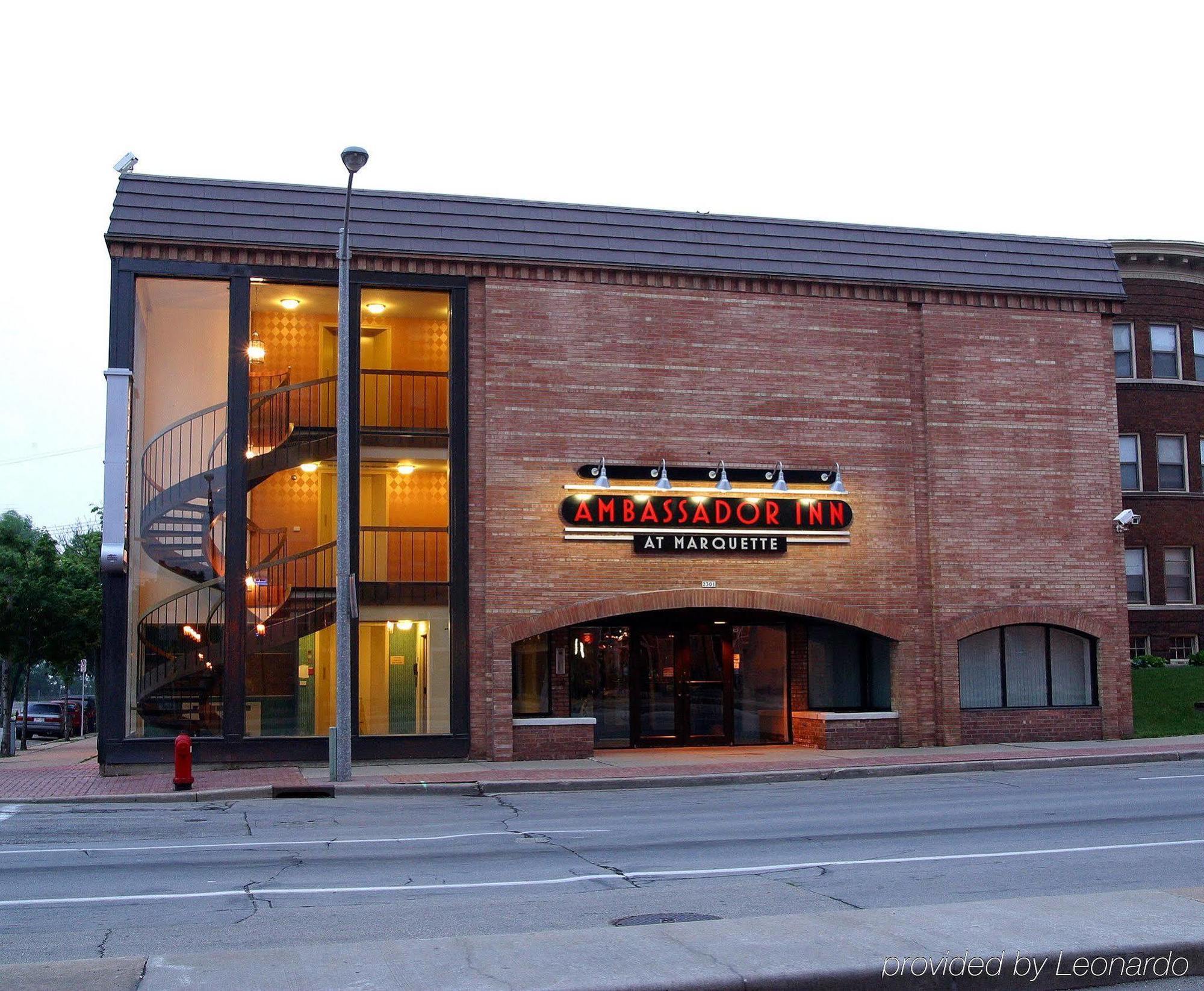 Ramada By Wyndham Milwaukee Hotel Екстериор снимка